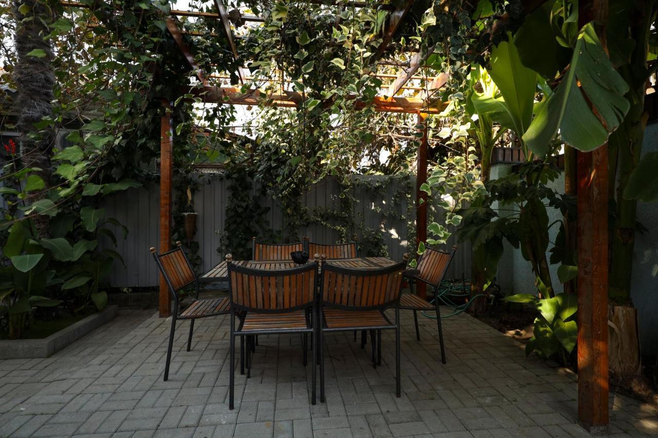 Hotel Capri Suchumi Zewnętrze zdjęcie
