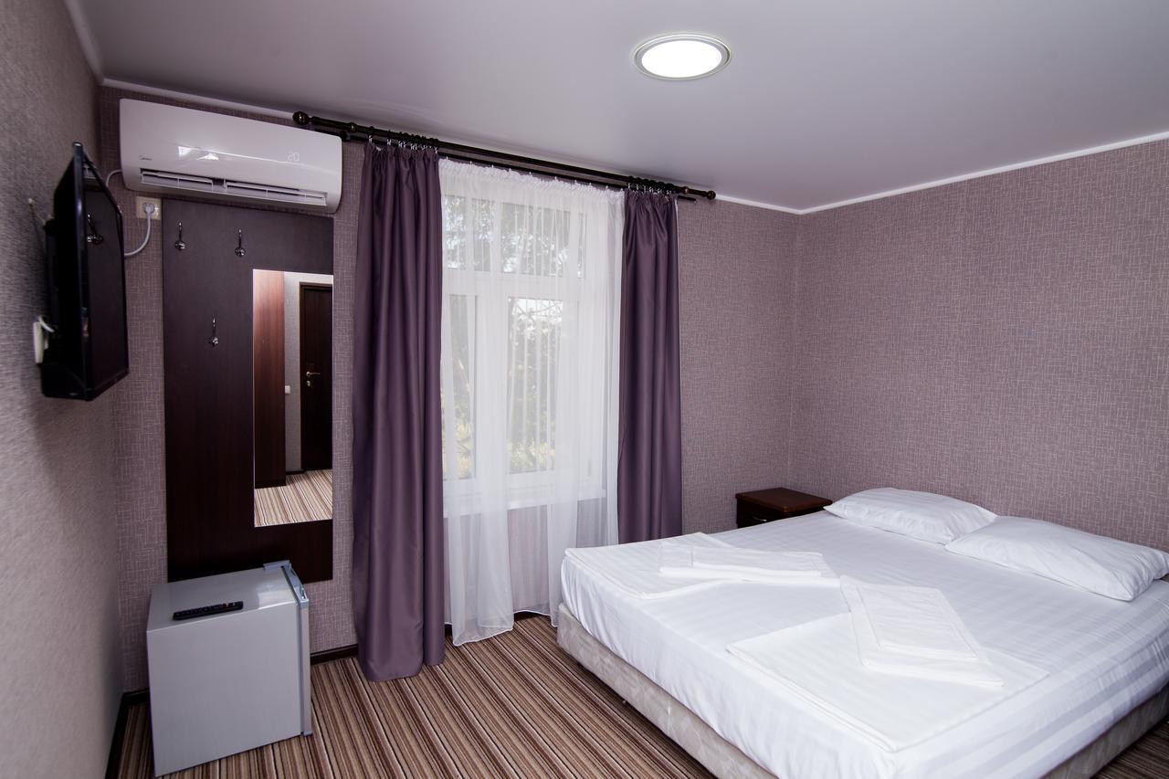 Hotel Capri Suchumi Zewnętrze zdjęcie