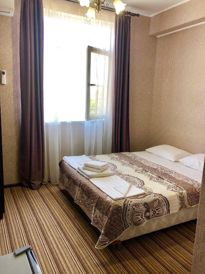 Hotel Capri Suchumi Zewnętrze zdjęcie