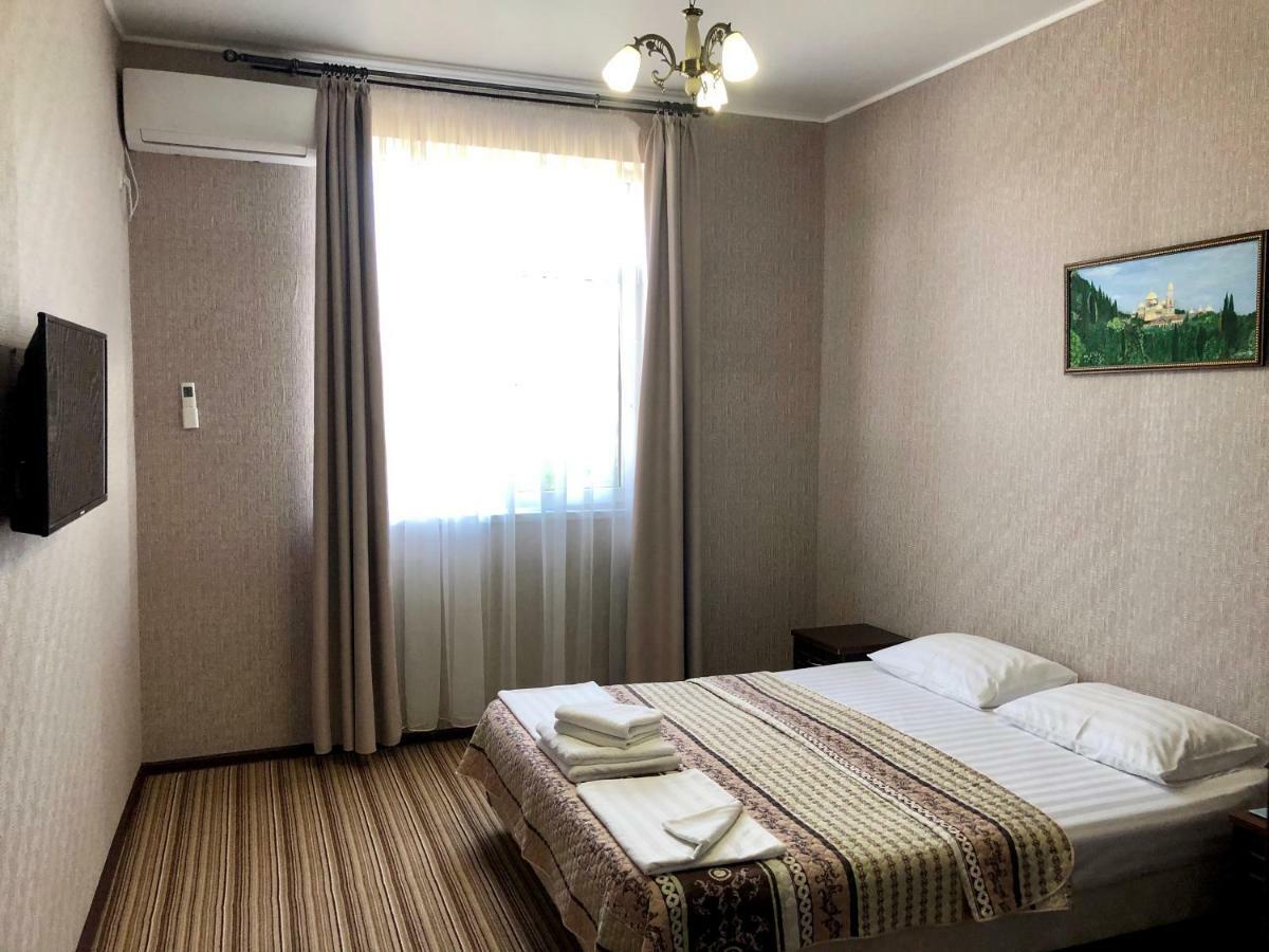 Hotel Capri Suchumi Zewnętrze zdjęcie