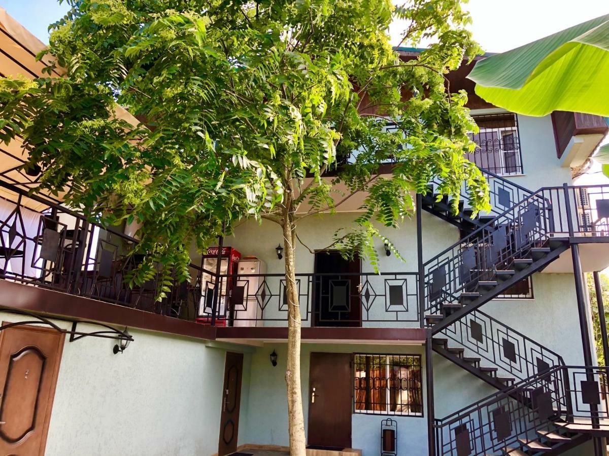 Hotel Capri Suchumi Zewnętrze zdjęcie